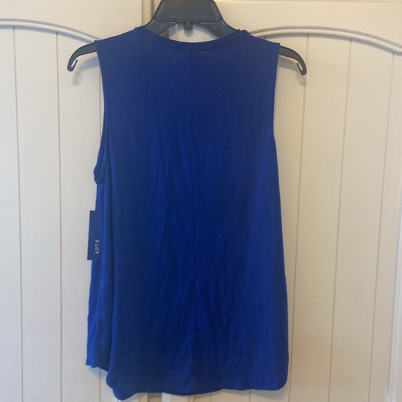 Tank - Picture 2 of 5